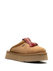 UGG Tazzle "Chestnut" Slippers Brown - Image 2