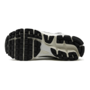 Nike Zoom Vomero 5 Chrome - Image 4