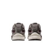 Nike V5 RNR Burgundy - Image 4